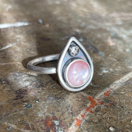 Pink Mother of Pearl Teardrop Ring