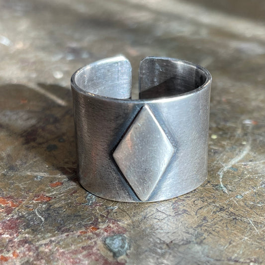 Harlequin Ring