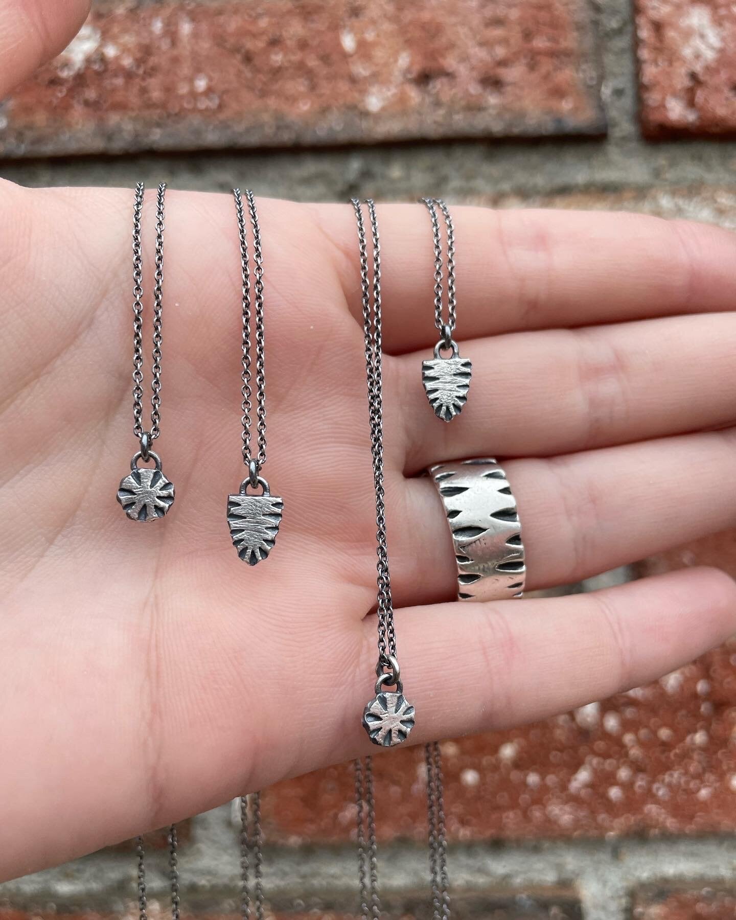 Tiny Half Oval Ridge Necklace