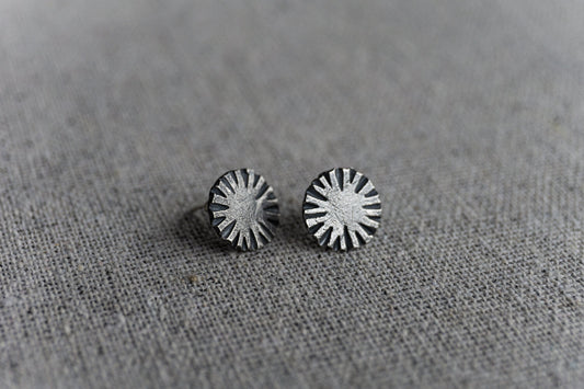 Small Circle Ridge Stud Earrings