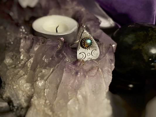 Planchette Ring With Labradorite